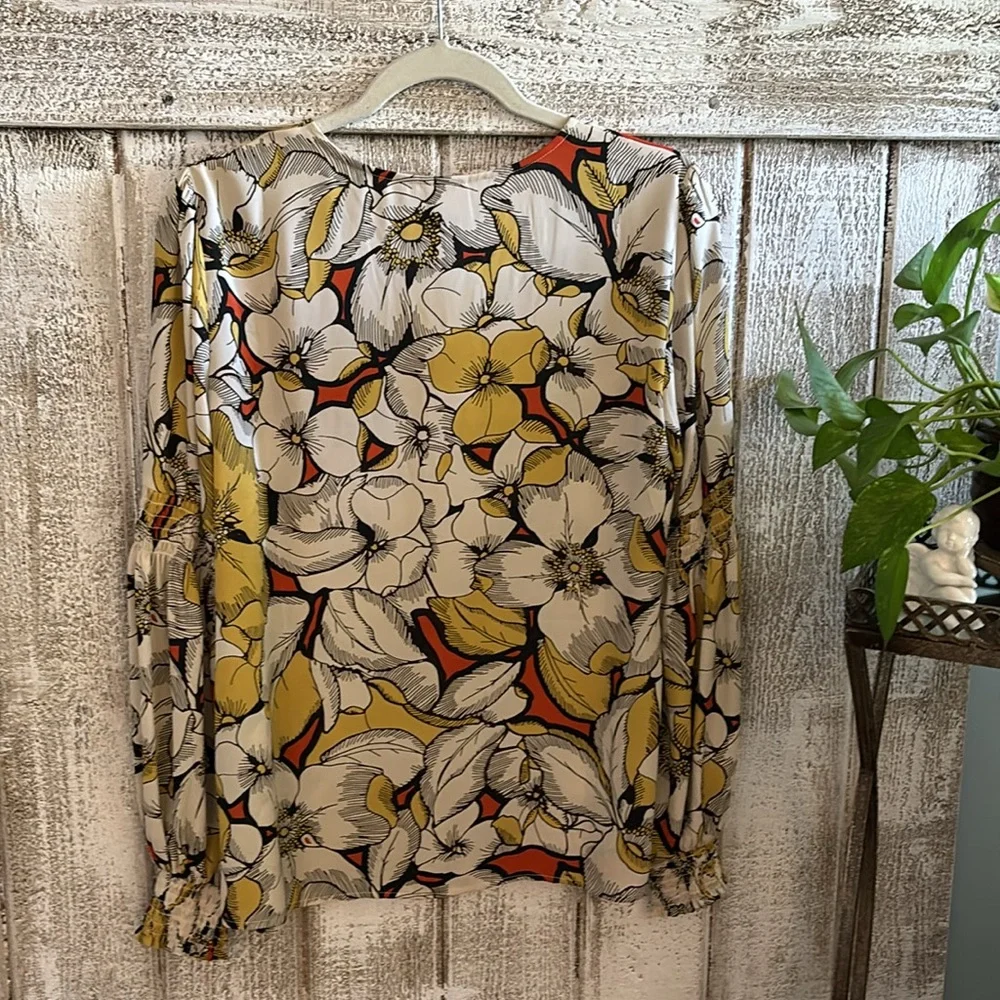 Cabi Sequel Blouse - Picture 2 of 8